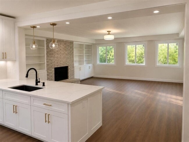 Photo - 3120 Haverford Ln SE