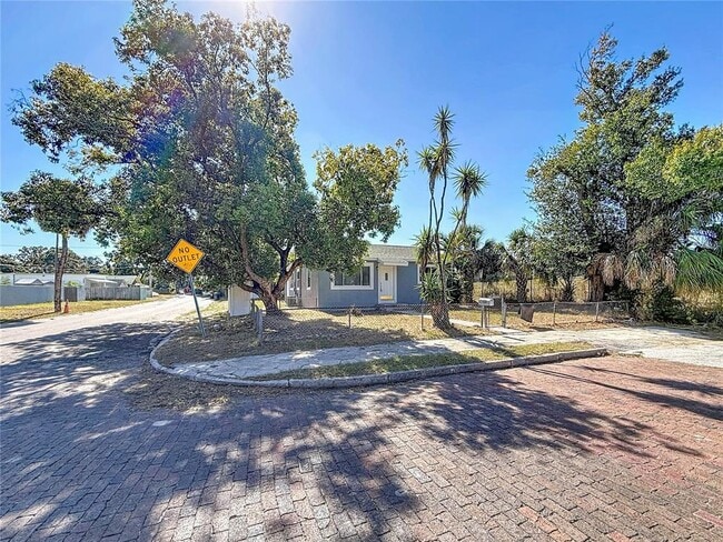 Photo - 2100 28th Ave N