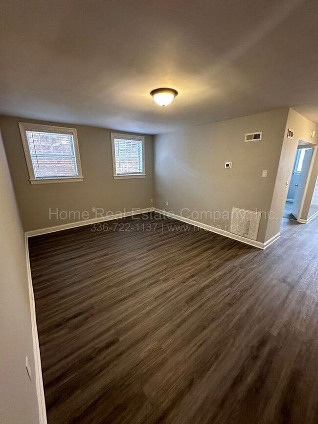 Building Photo - 805 W End Blvd Unit B-4