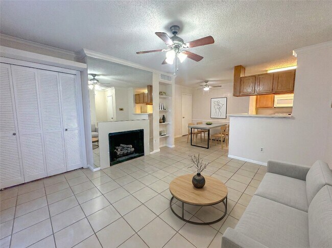 Photo - 2121 Hepburn St Unit 1110