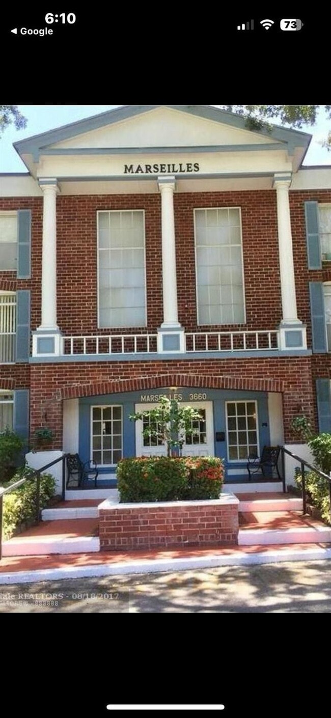 Building Photo - 3660 Inverrary Dr Unit 3F