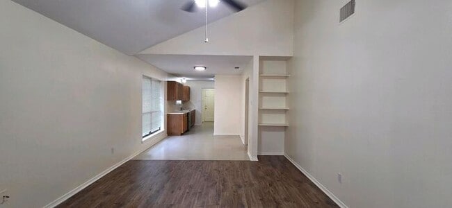 Photo - Available Now! Adorable 2 Bedroom 2 Bath Duplex in Longview!