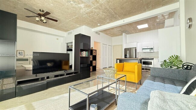 Building Photo - 234 NE 3rd St Unit 405 Rental