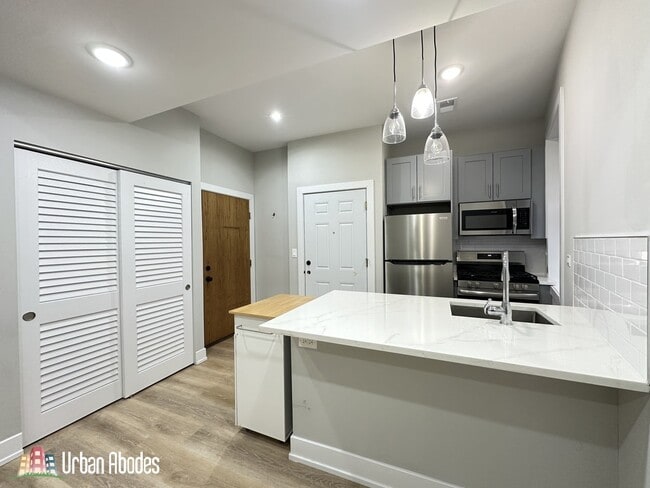 Photo - 442 W Belden Ave Unit A04C