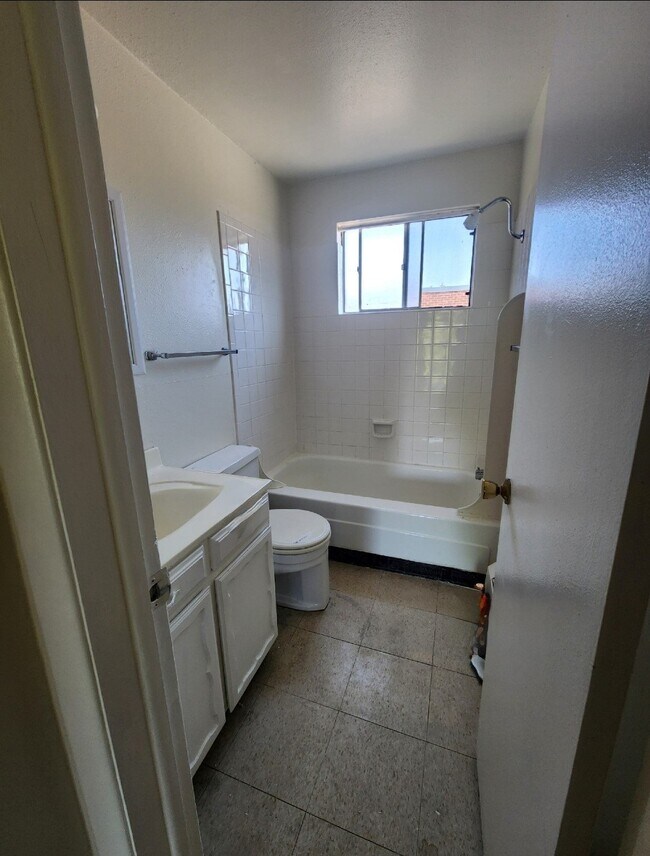Photo - 3301 S Washington St Unidad 206