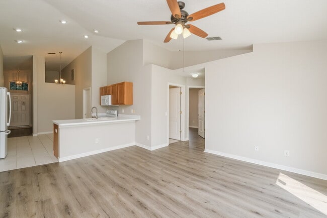3824 Briley Loop