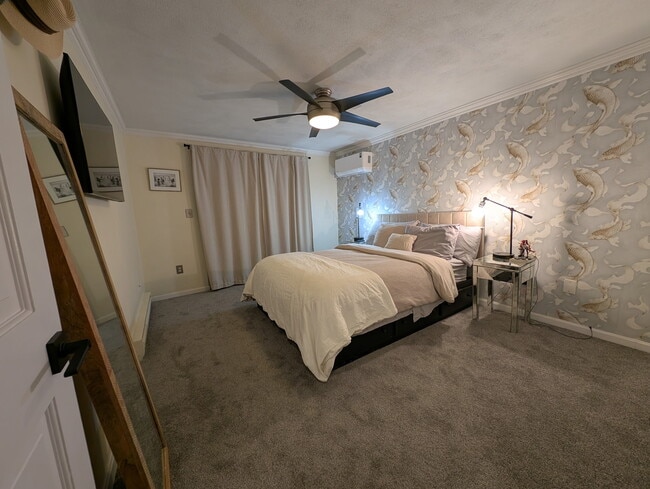 Photo - 159 Maverick St Unit 1