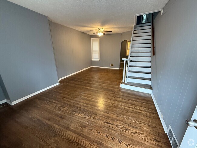 Building Photo - 2842 N Stillman St Rental
