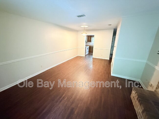 Photo - 965 Navco Rd