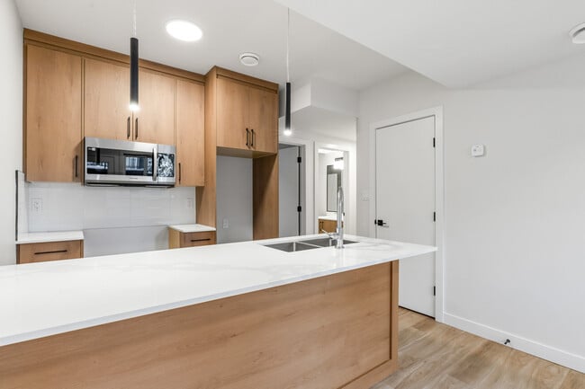 Photo - 13206-13112 112 Ave NW