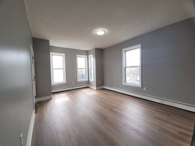 Photo - 26 Endicott St Unit 2