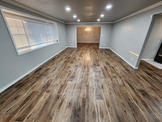 Photo - 204 S Morrison Dr