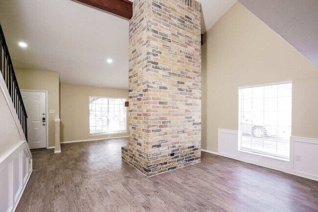 Photo - 4402 Dawn Creek Ln