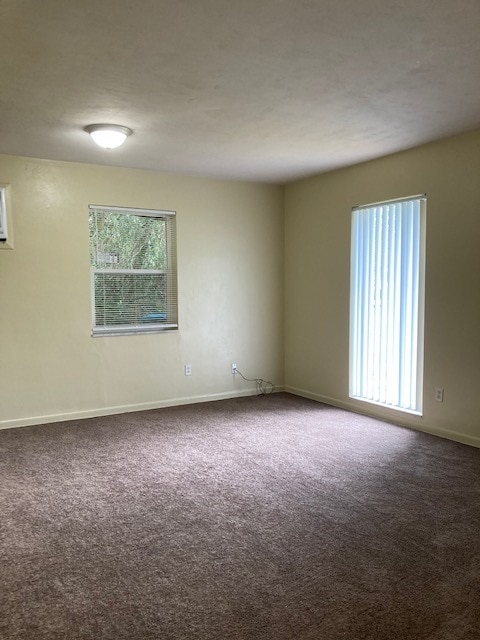 Photo - 943 N Village Dr