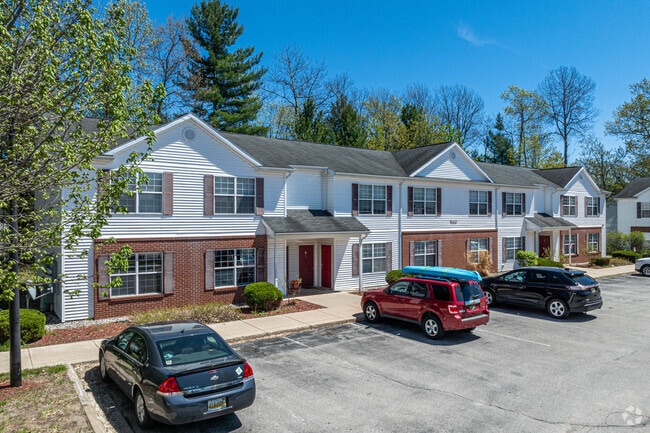 Village Glen Apartments - Village Glen Apartments
