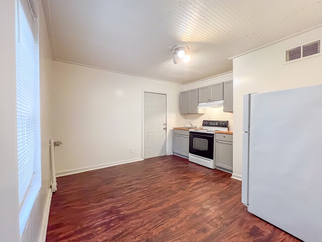 Photo - 1416 Minefee St