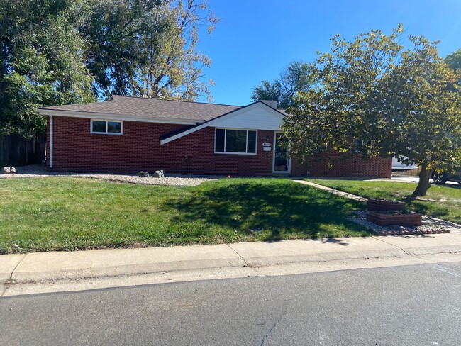 Charming Brick Ranch in Wheat Ridge - Charming Brick Ranch in Wheat Ridge Casa