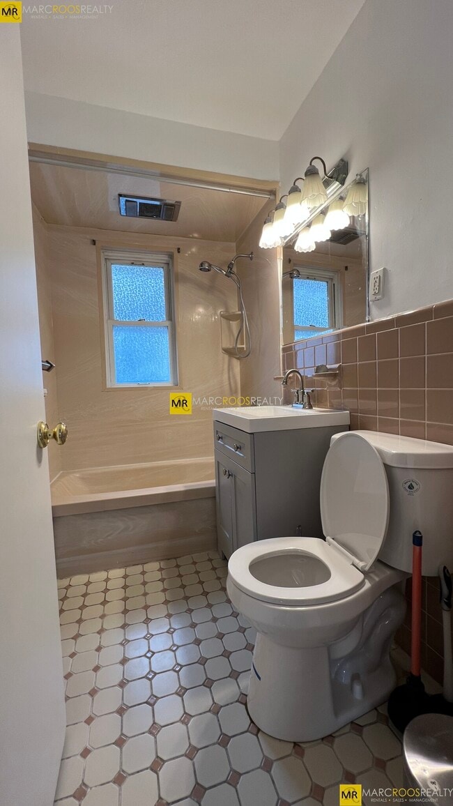 Building Photo - 22 Chetwynd Rd Rental