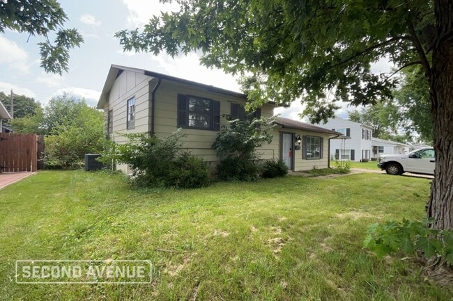 Photo - 610 N Bradner Ave