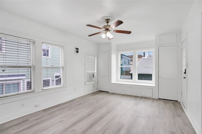 Building Photo - 1133 W Clay St Unit C