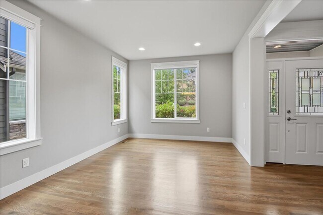 Photo - 4bd/4.5ba Sammamish Home