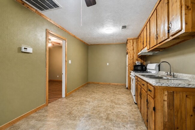 Building Photo - 6940 Avenue K Unit B
