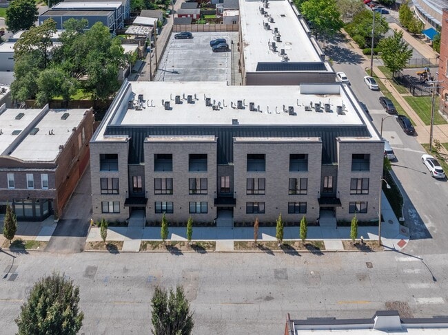 4320 Vista Ave Unit 4320 1B