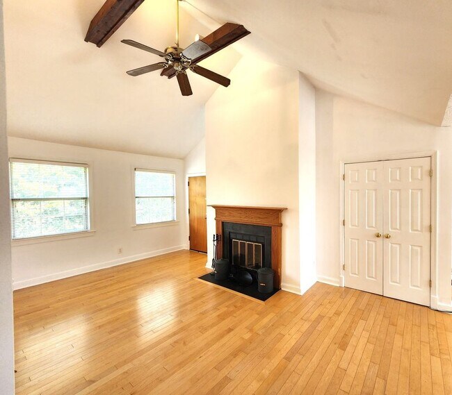 Photo - 2811 Arlington Blvd Unit 202