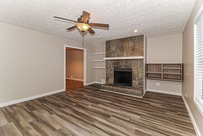 Photo - NEWLY RENOVATED, Fenced Yard!