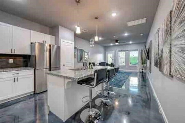 Photo - 7925 Brandon St