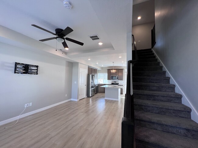 Photo - 137 E Brushy Canyon St