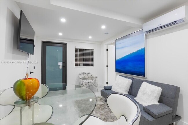 Photo - 52 NE 47th St Unidad 1