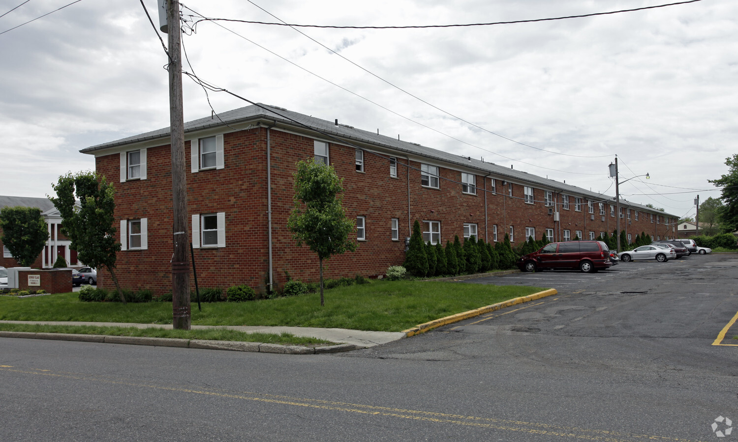 Redwood Village - Redwood Village Apartments