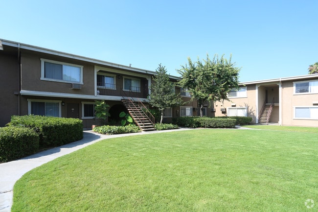 Royal Gardens Apartments For Rent in Cypress, CA | ForRent.com