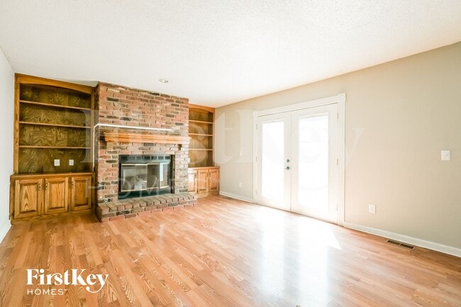 Photo - 1419 S Sheridan Bridge Pl