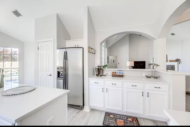 Photo - 602 Vogue Cove