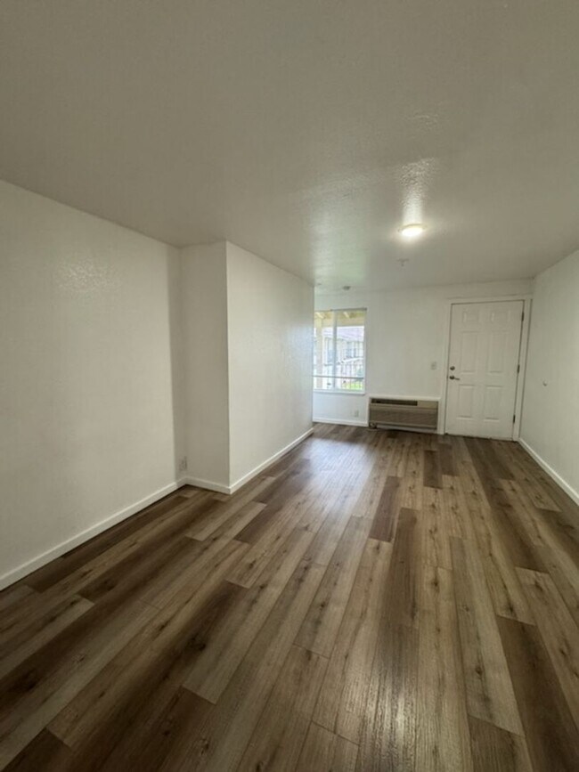 Photo - Nice studio apartment *ALL utilities included