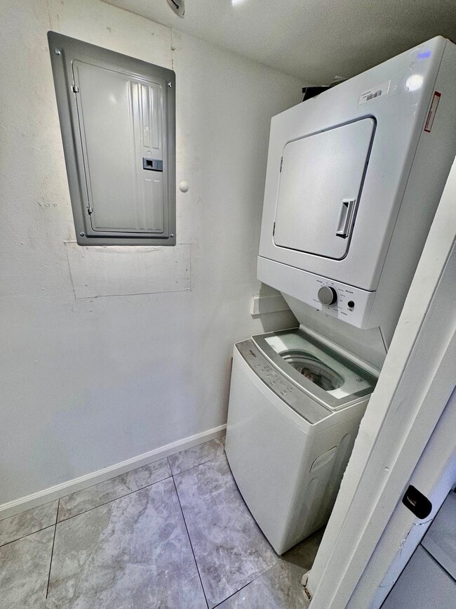 Photo - 747 SE 1st Way