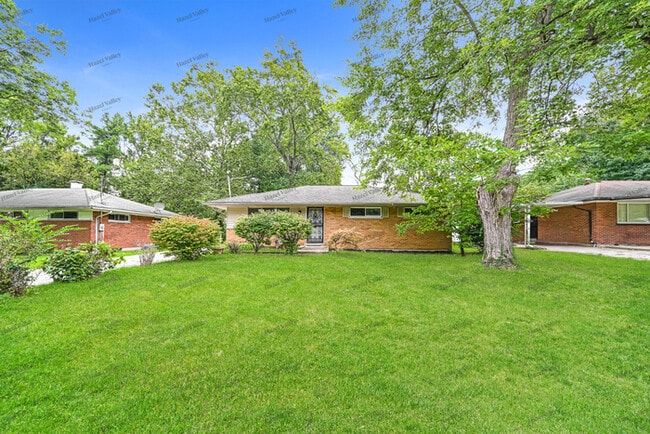 Building Photo - 8670 Zodiac Dr