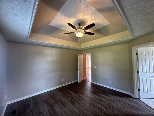 Photo - For Lease - 3 Bed, 2 Bath, 1850 Sqft, 0.33 acre lot