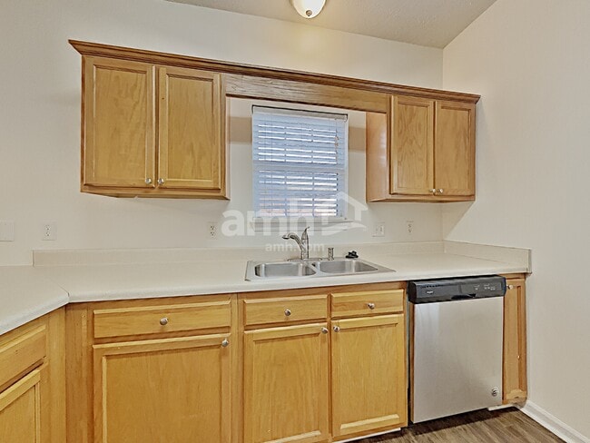 Photo - 6852 Scarlet Ridge Dr