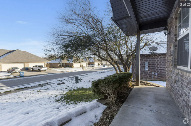 Building Photo - Ozark Duplex Rental