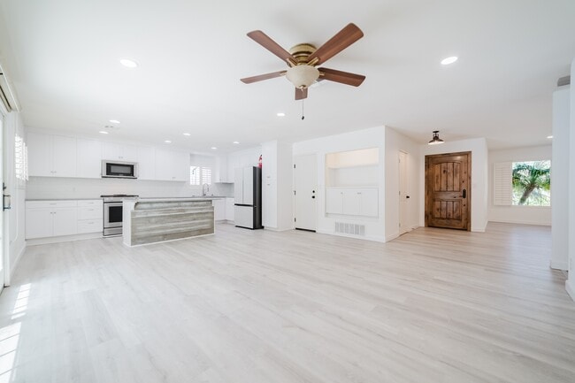 Photo - 3953 James Dr