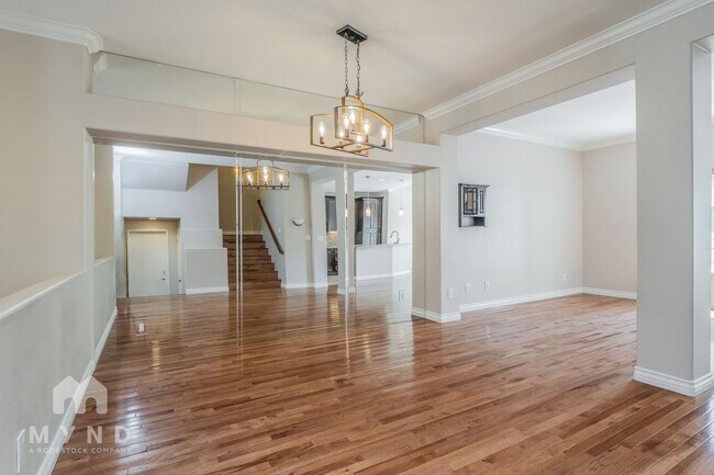 5117 Renaissance Ave