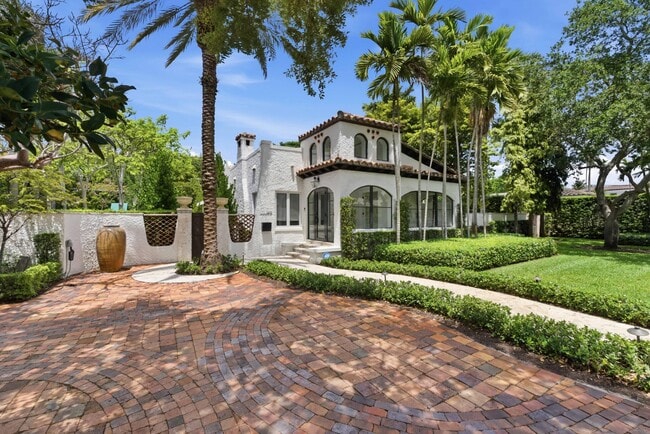 Photo - 1615 Monroe St