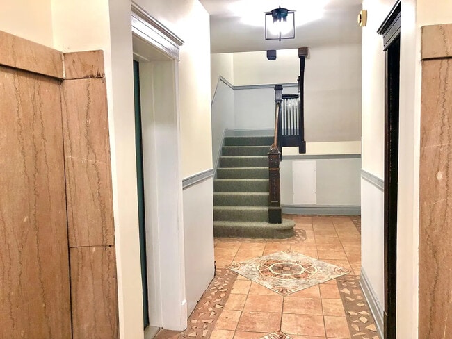 Photo - 5623 S Prairie Ave