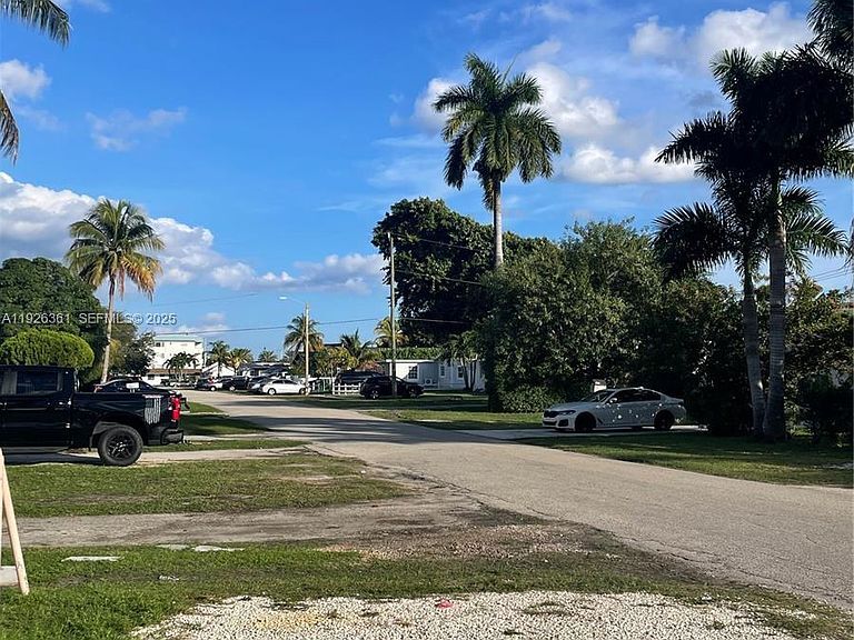 Photo - 1451 NE 118th St