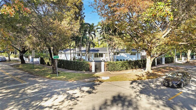 711 Sunset Rd