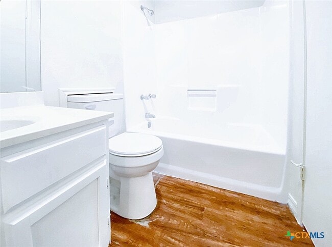 Photo - 111 Hughson Ct