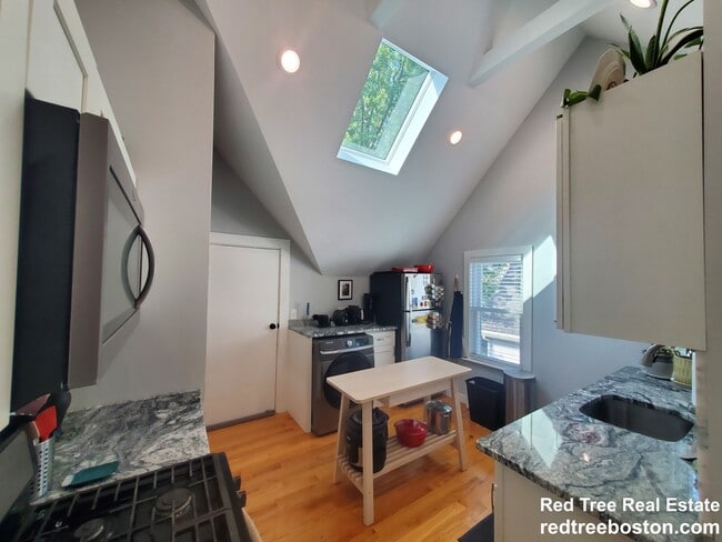 Photo - 72 Marshall St Unit 3